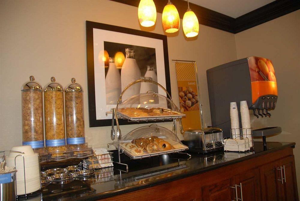 Hampton Inn - Monticello Ресторан фото