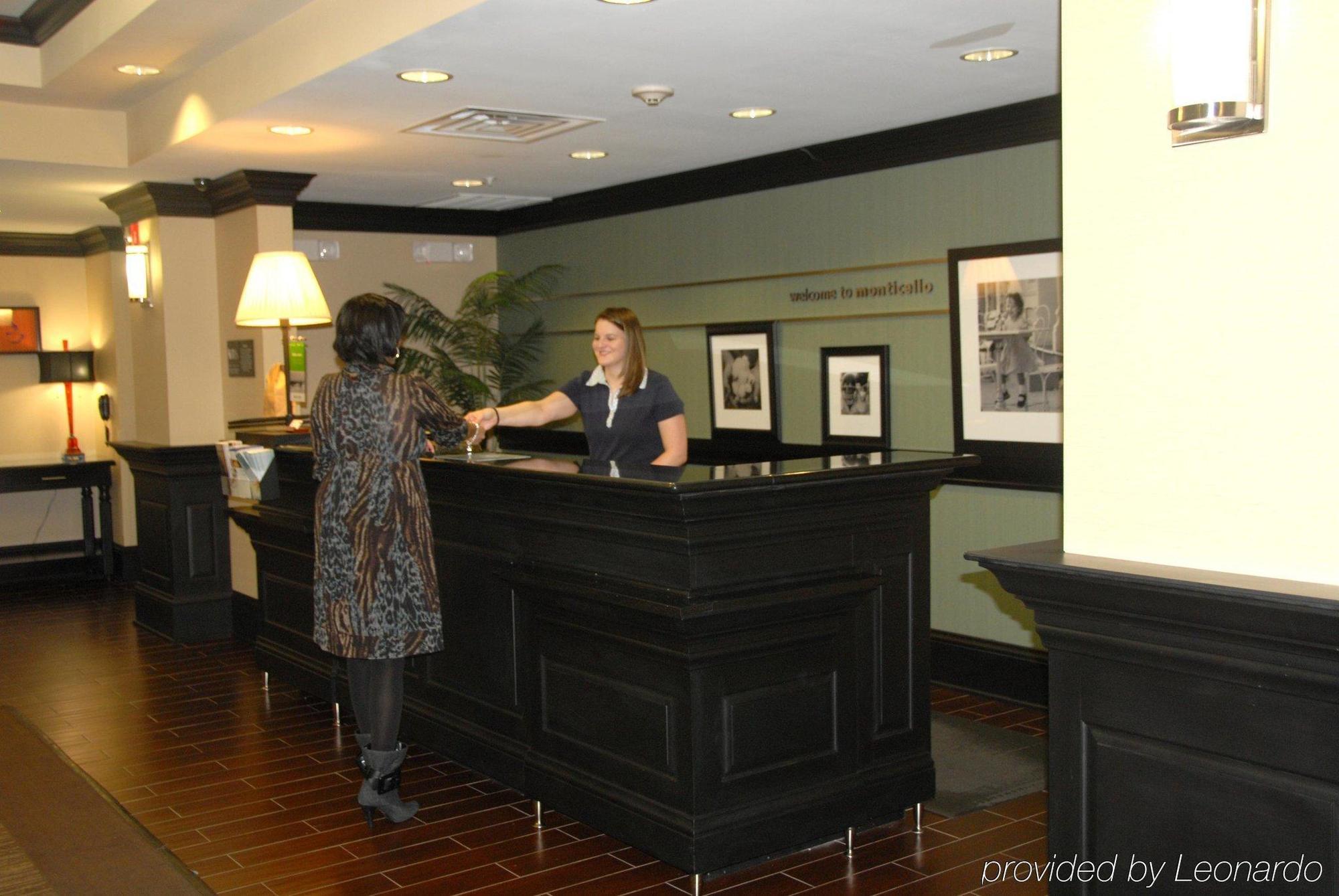 Hampton Inn - Monticello Интерьер фото